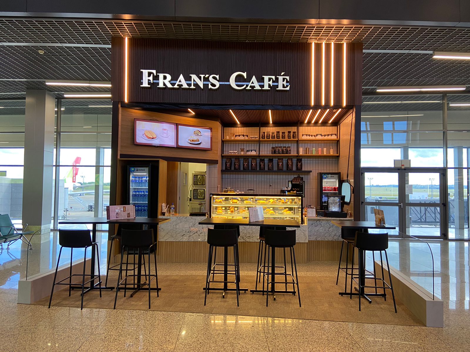 Fran’s Café inaugura loja no Aeroporto de Confins, em Minas Gerais